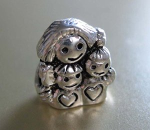Pandora Word FAMILY With Kids and Mother Pictures Charm